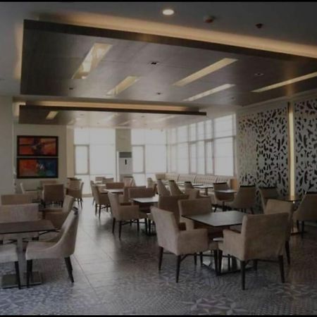 My Happy Place West Avenue Suites Ciudad Quezon Exterior foto
