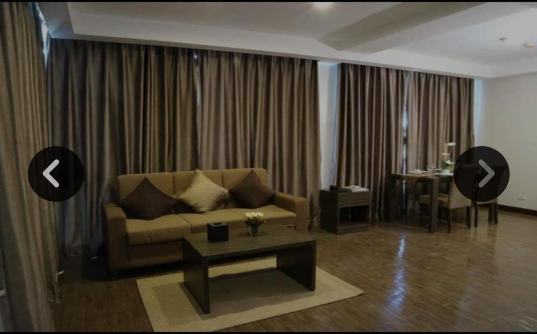 My Happy Place West Avenue Suites Ciudad Quezon Exterior foto